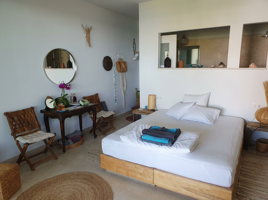 Bedroom & harbour view