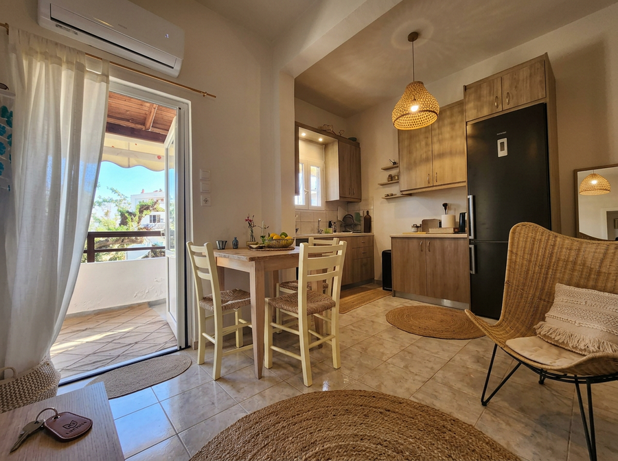 Living & kitchen