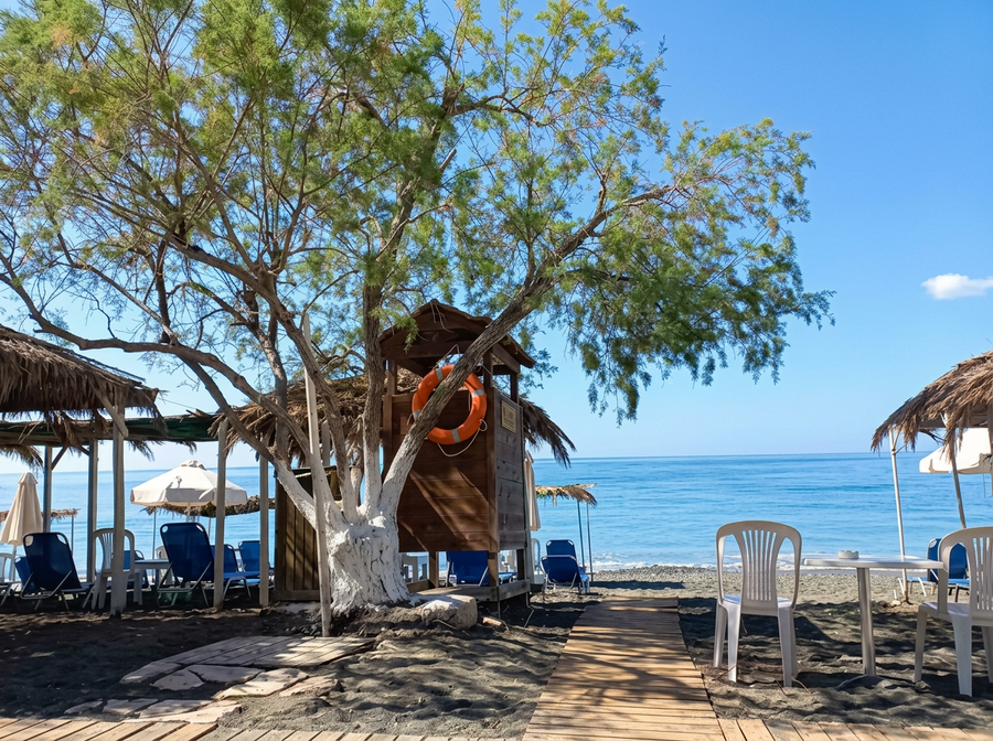 Tertsa beach & Lambros