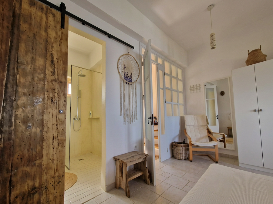 Main bedroom & terrace